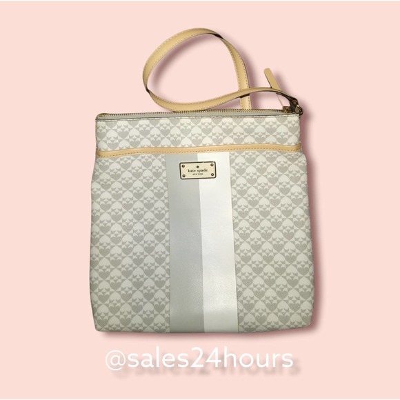 kate spade Handbags - Kate Spade Keisha Large Penn Place Coated Canvas